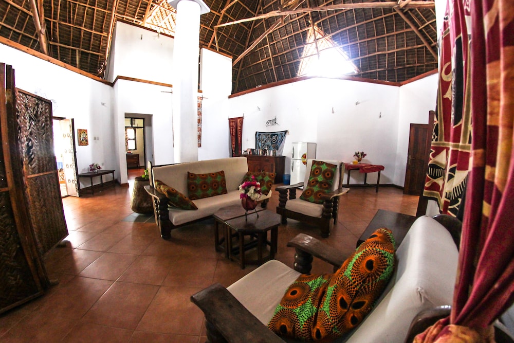 Kipepeo Lodge 10/21