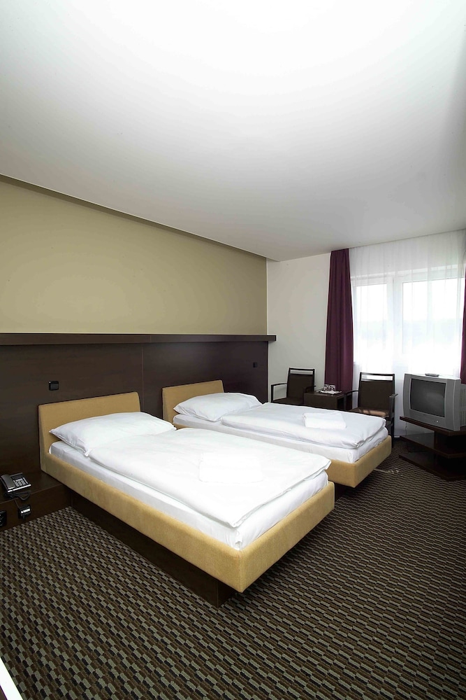 Rottal Hotel 10/39