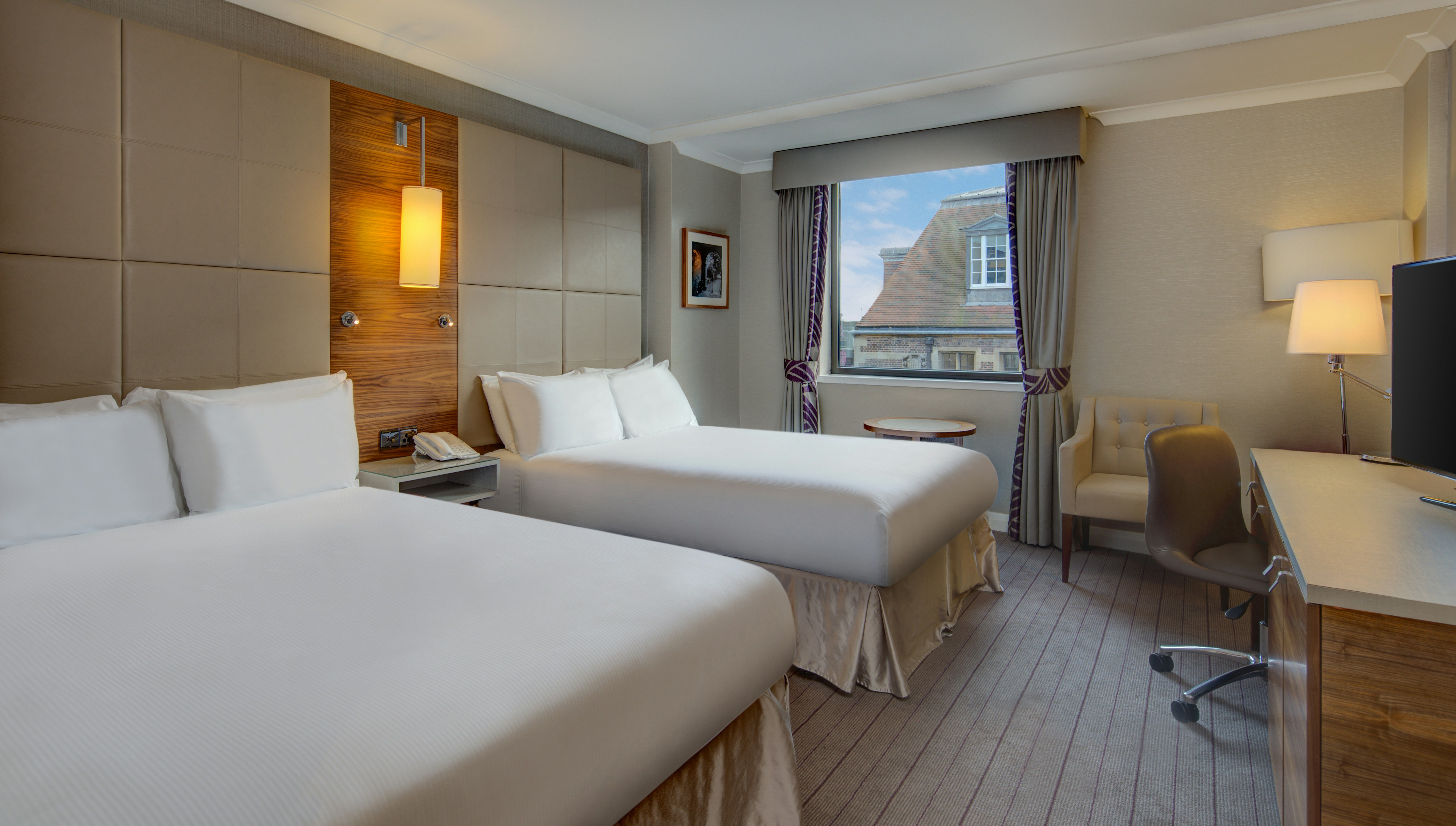 GUEST ROOM, 2 DOUBLE BEDS