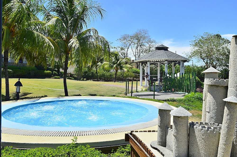 Thunderbird Resorts - Rizal 68/70