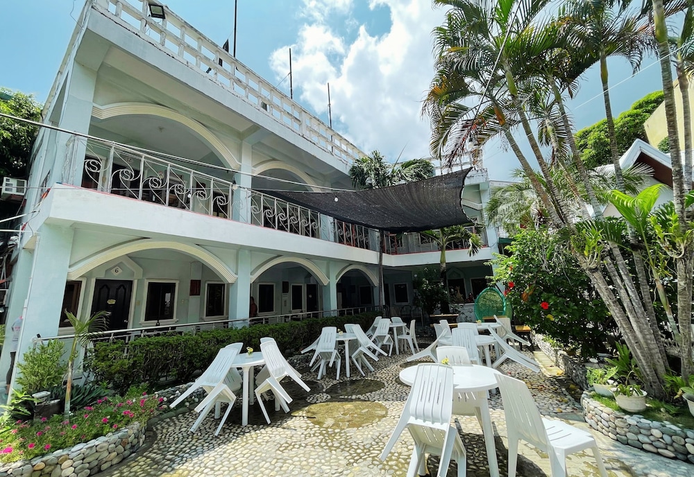 Simon's Heritage Resort 4/61
