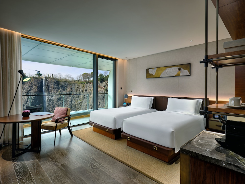Classic, Twin Beds, Club Floor