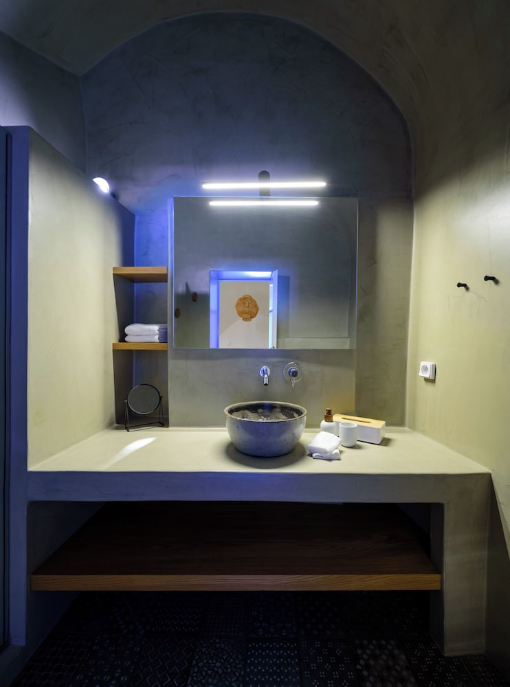 Keti Hotel 2/50