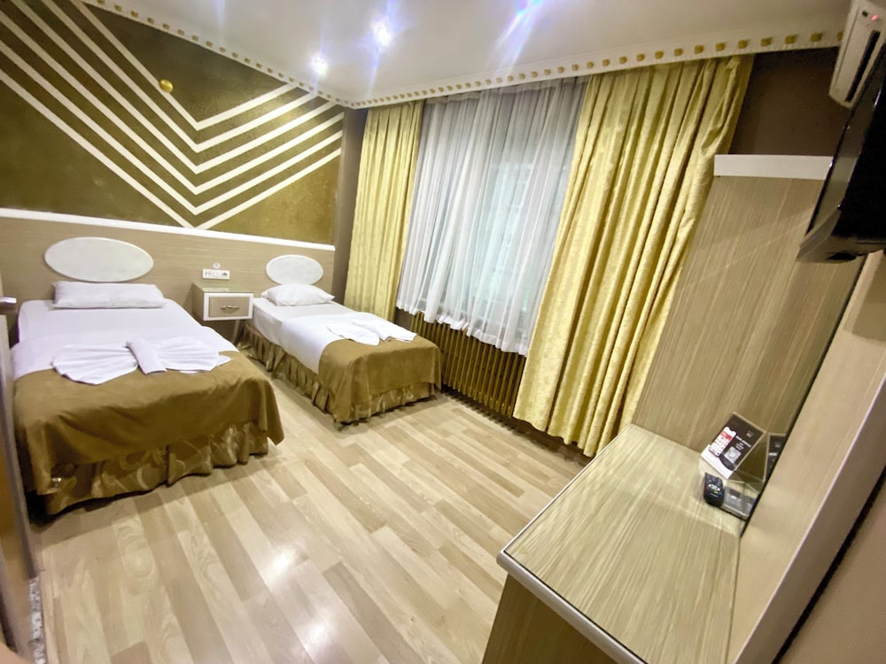 GRAND ORAL HOTEL 26/50