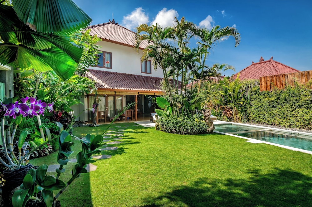 Hevea Villas 45/54