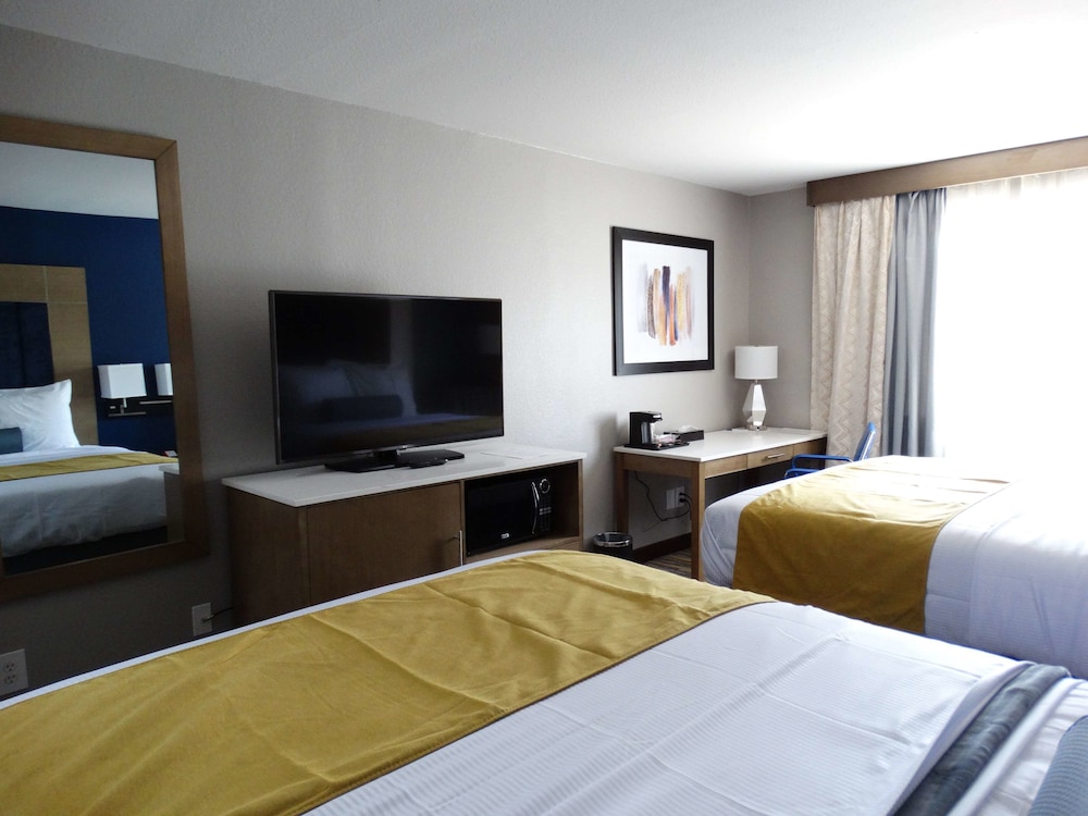 Best Western Dewitt 17/42