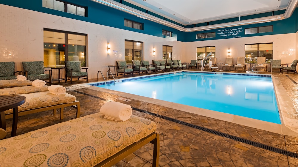 Best Western Plus Franciscan Square Inn and Suites Steubenville 1/47