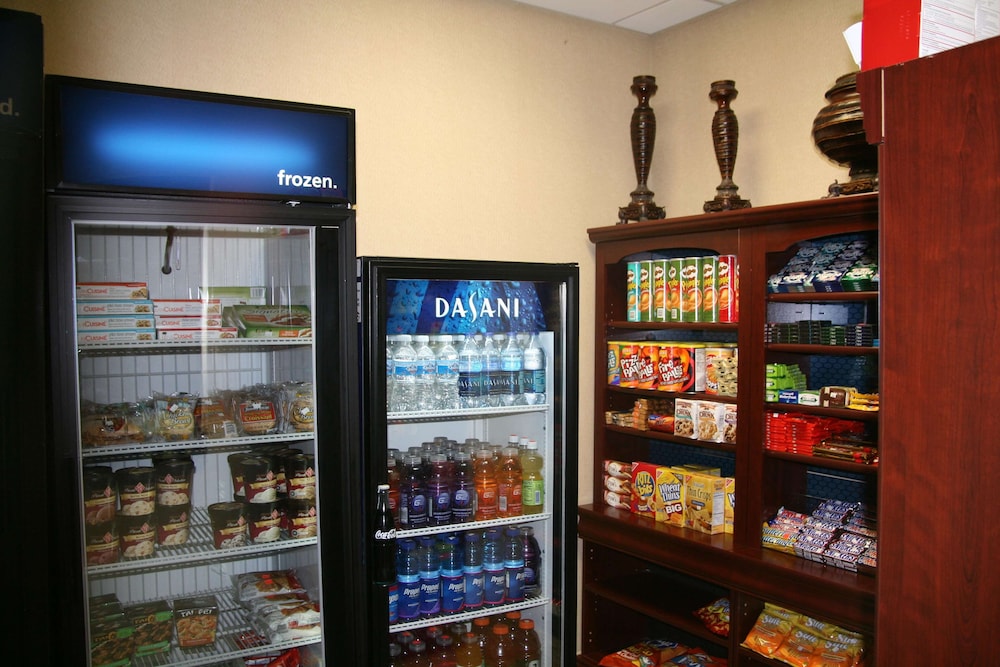Hampton Inn Suites Bolingbrook 26/48