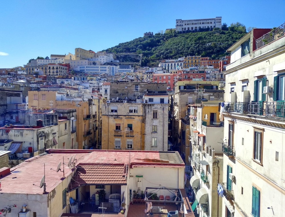 Sui Tetti di Napoli 1/37
