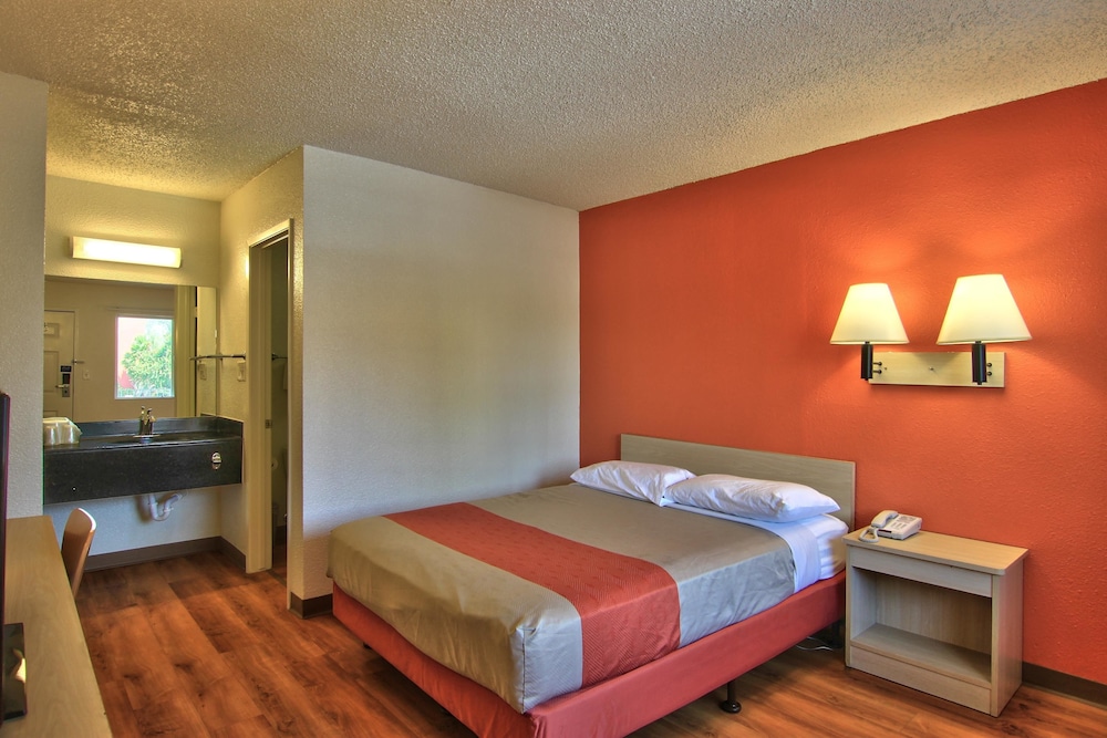Motel6 Sacramento, CA - Old Sacramento North 32/57