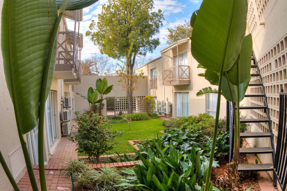 Courtyard Hotel Sandton in JOHANNESBURG