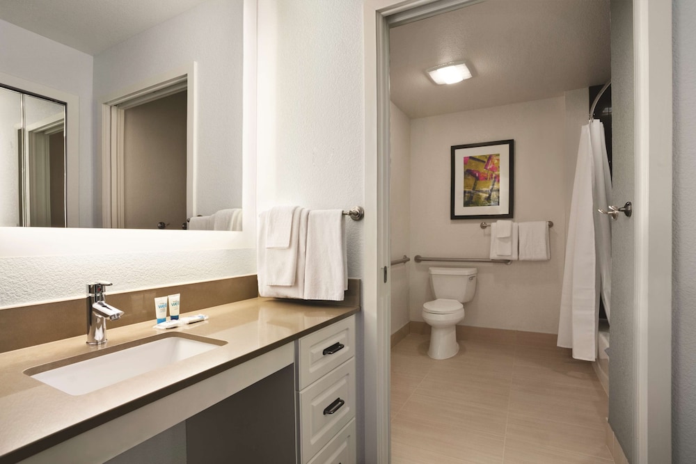 HYATT house Pleasant Hill 12/68