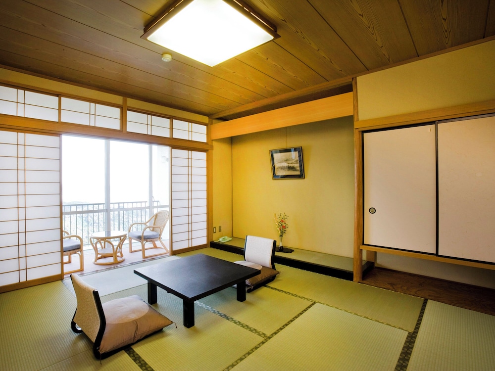 Mikawa Bay Hills Hotel 7/35