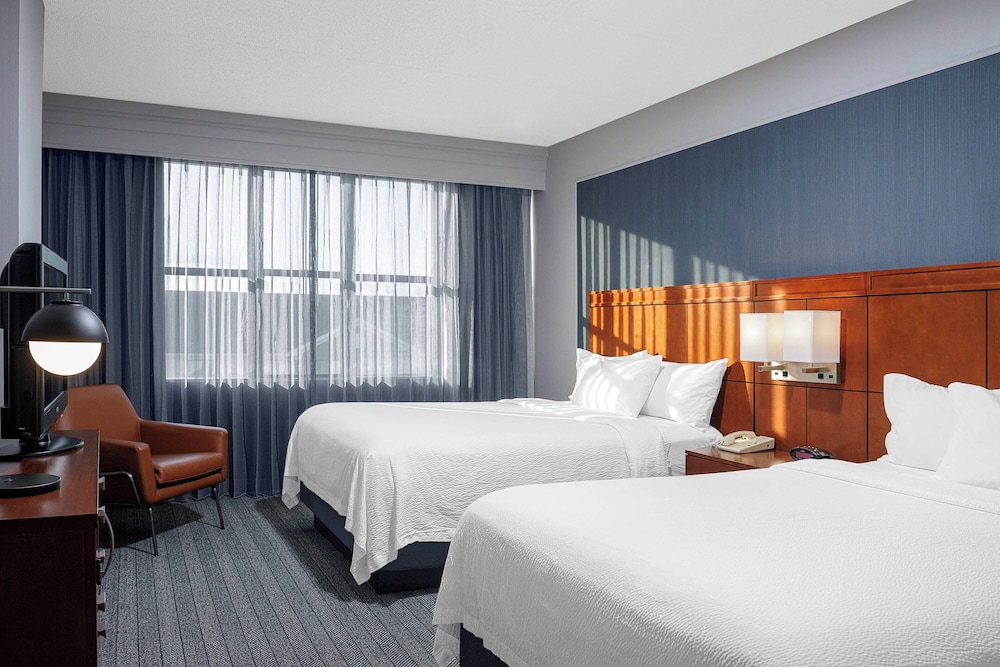 1 Bedroom, Suite, 2 Queen Beds, Sofa