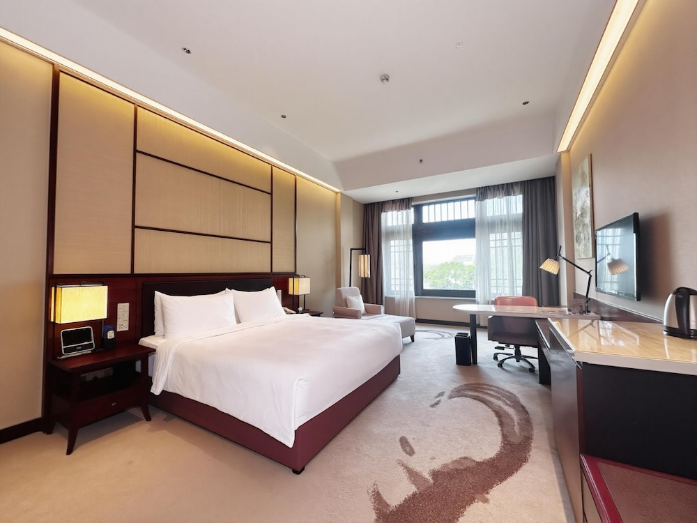 Radisson Blu Resort Wetland Park Wuxi 9/49