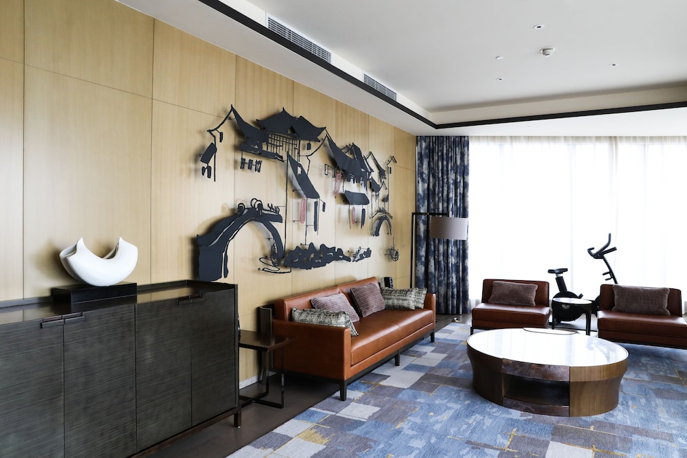 Hyatt Regency Wuxi 28/39