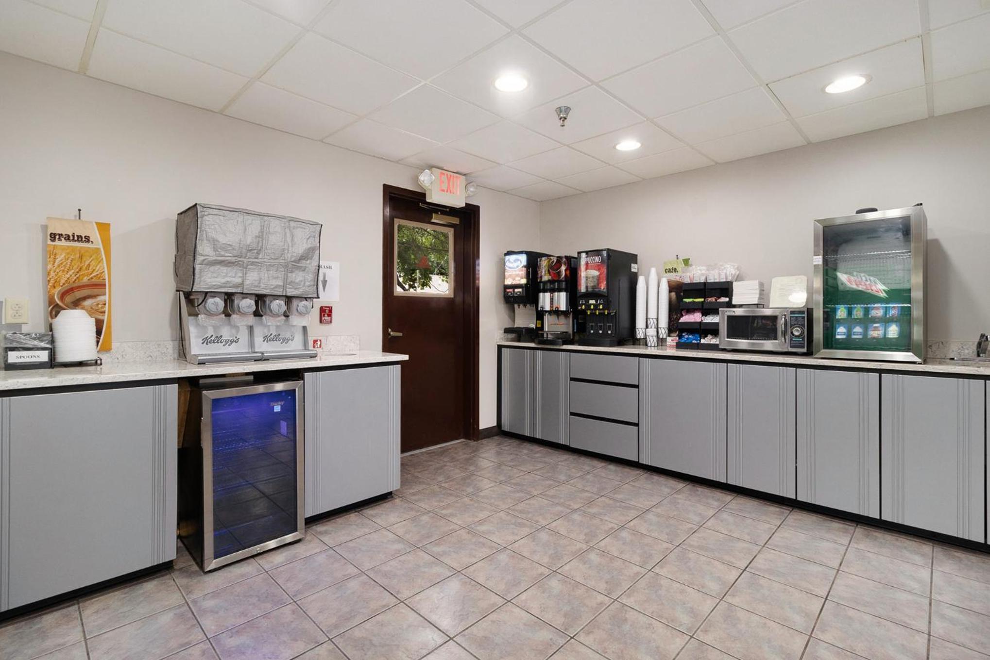 Microtel Inn & Suites by Wyndham Manistee 6/50