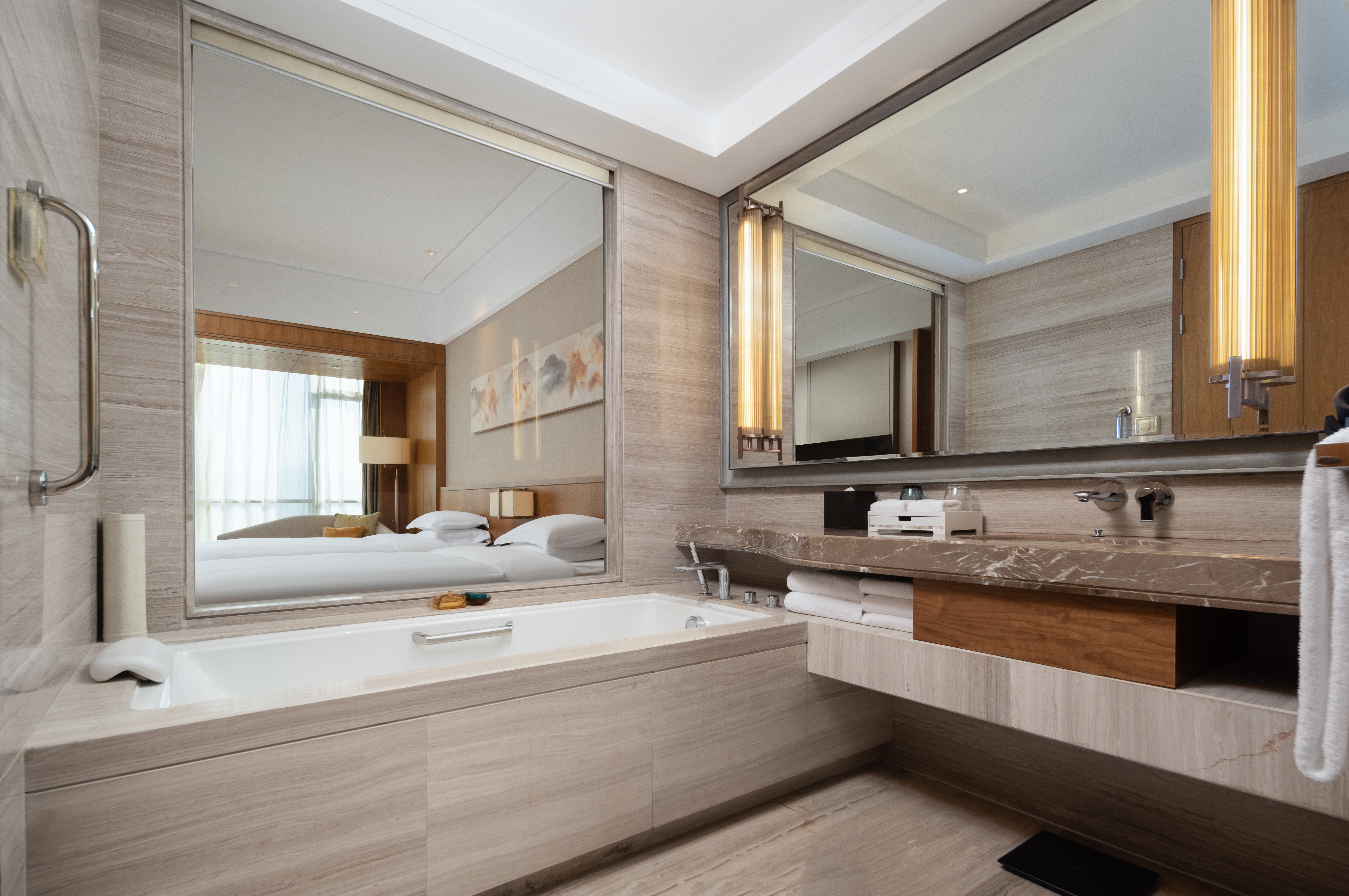CROWNE PLAZA FUZHOU RIVERSIDE 50/50