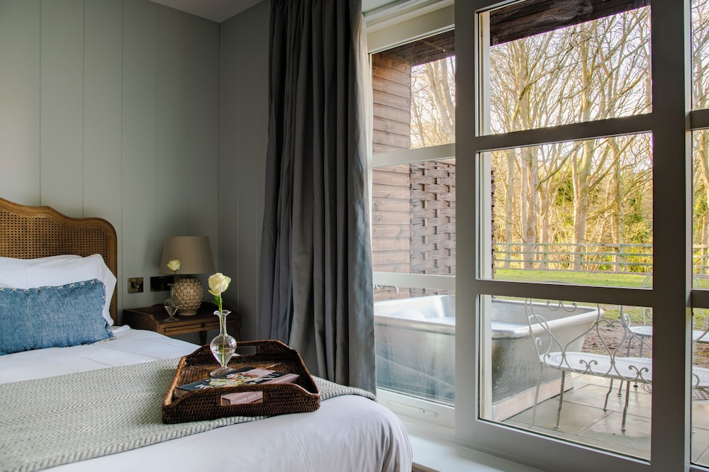 Beach House, King Bed, Outdoor Bath, Pet Friendly