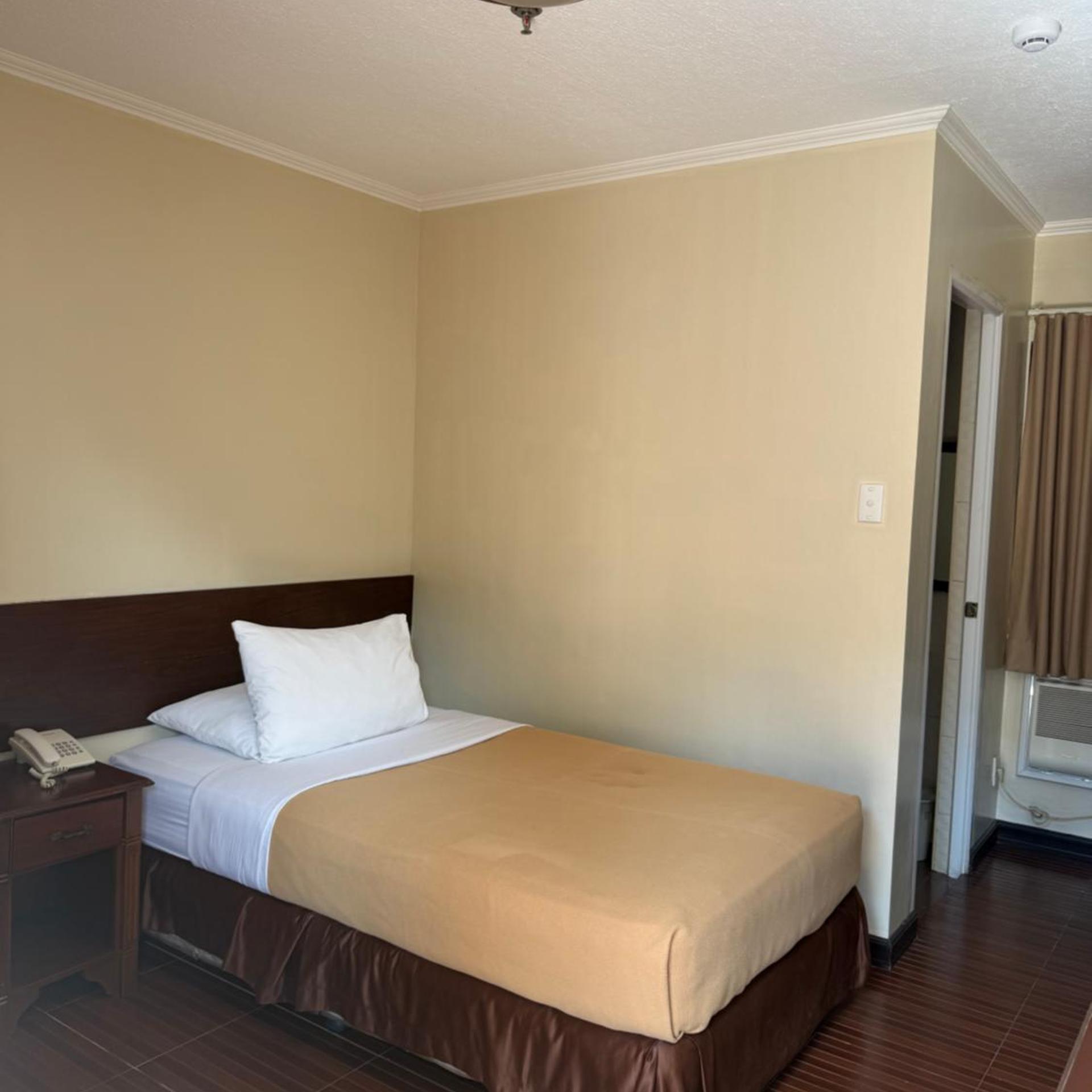 غرفة قياسية مفردة، Dotties Place Hotel And Restaurant 2/5