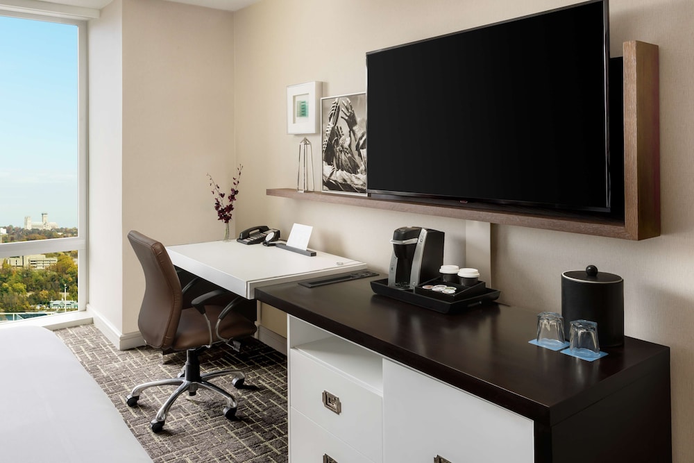 Hyatt Centric Arlington 58/73