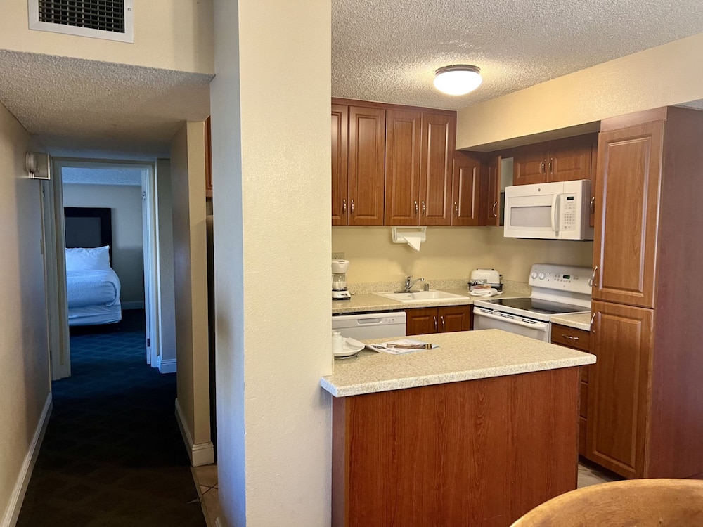 Jockey Resort Suites Center Strip 14/73