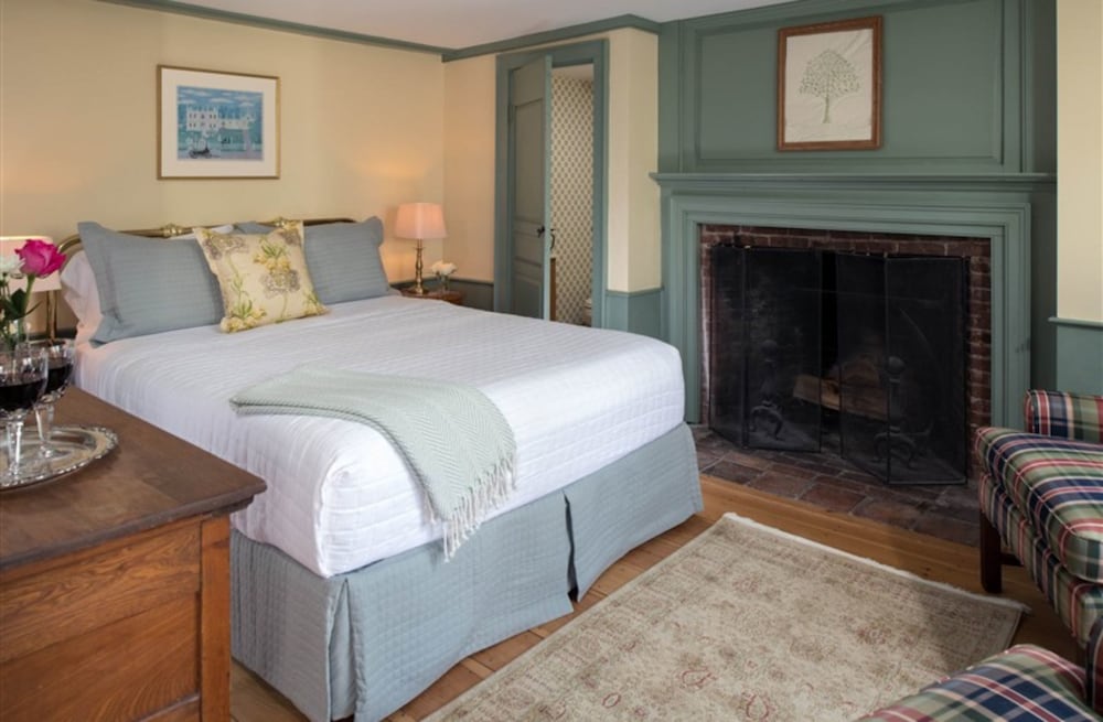 The Waldo Emerson Inn 7/40