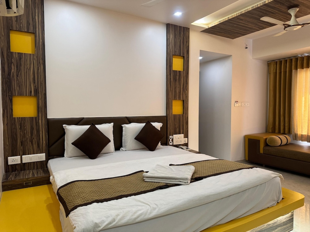 OYO Rooms Thaltej SG Highway 9/51