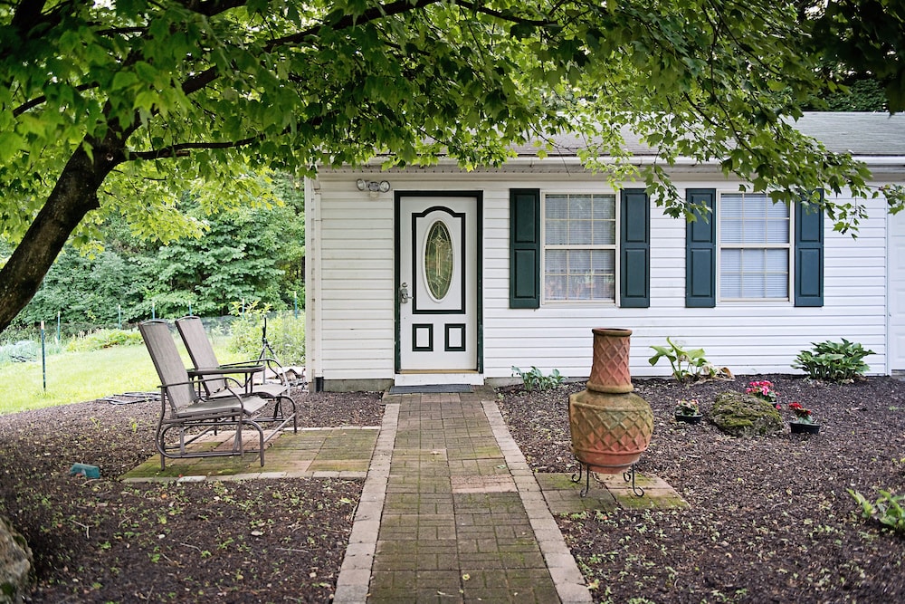 Berry Patch Bed and Breakfast 46/50