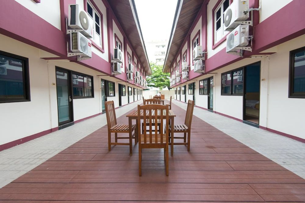 The President Hotel at Chokchai 4 47/57