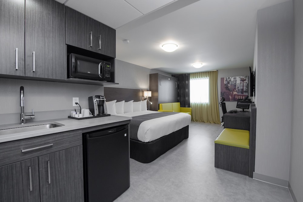 Hotel & Suites Le Dauphin Quebec 3/47