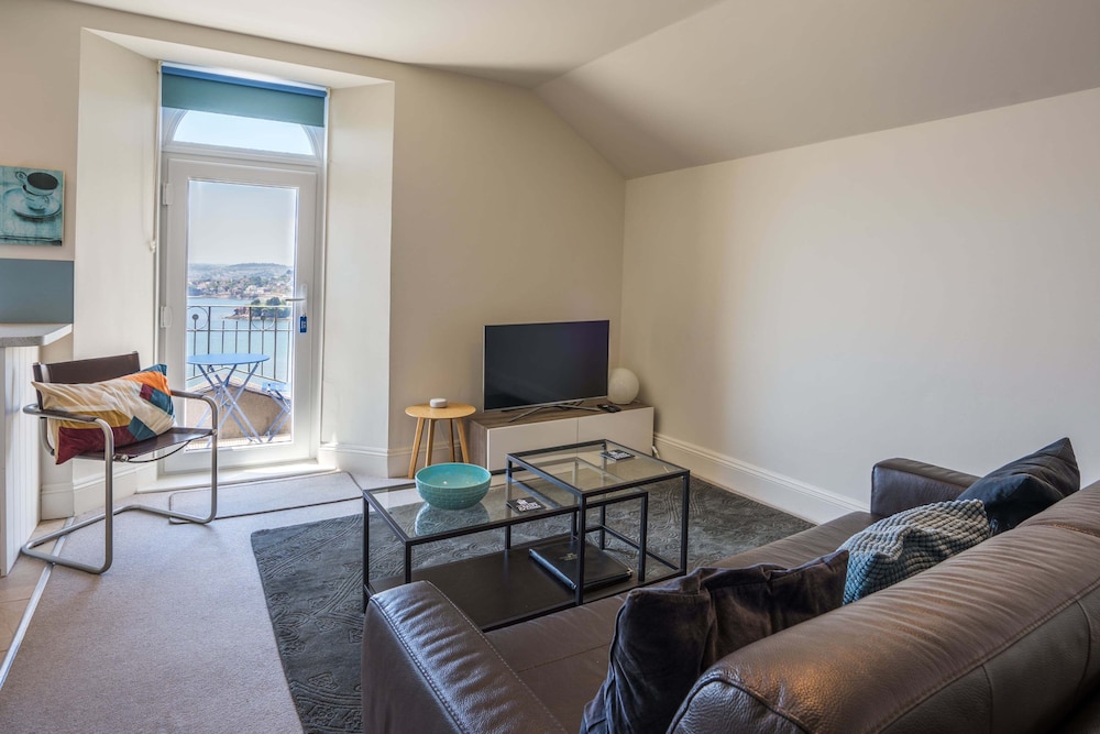Astor House 32/50