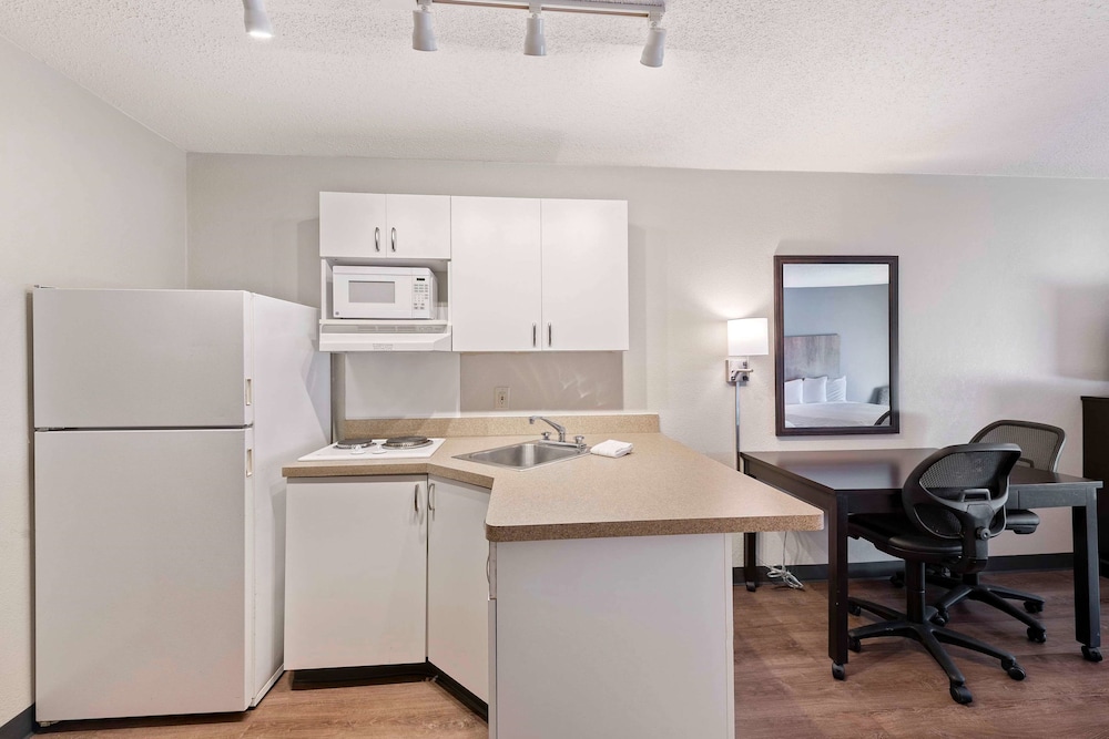 Extended Stay America - Charlotte - University Place 40/53