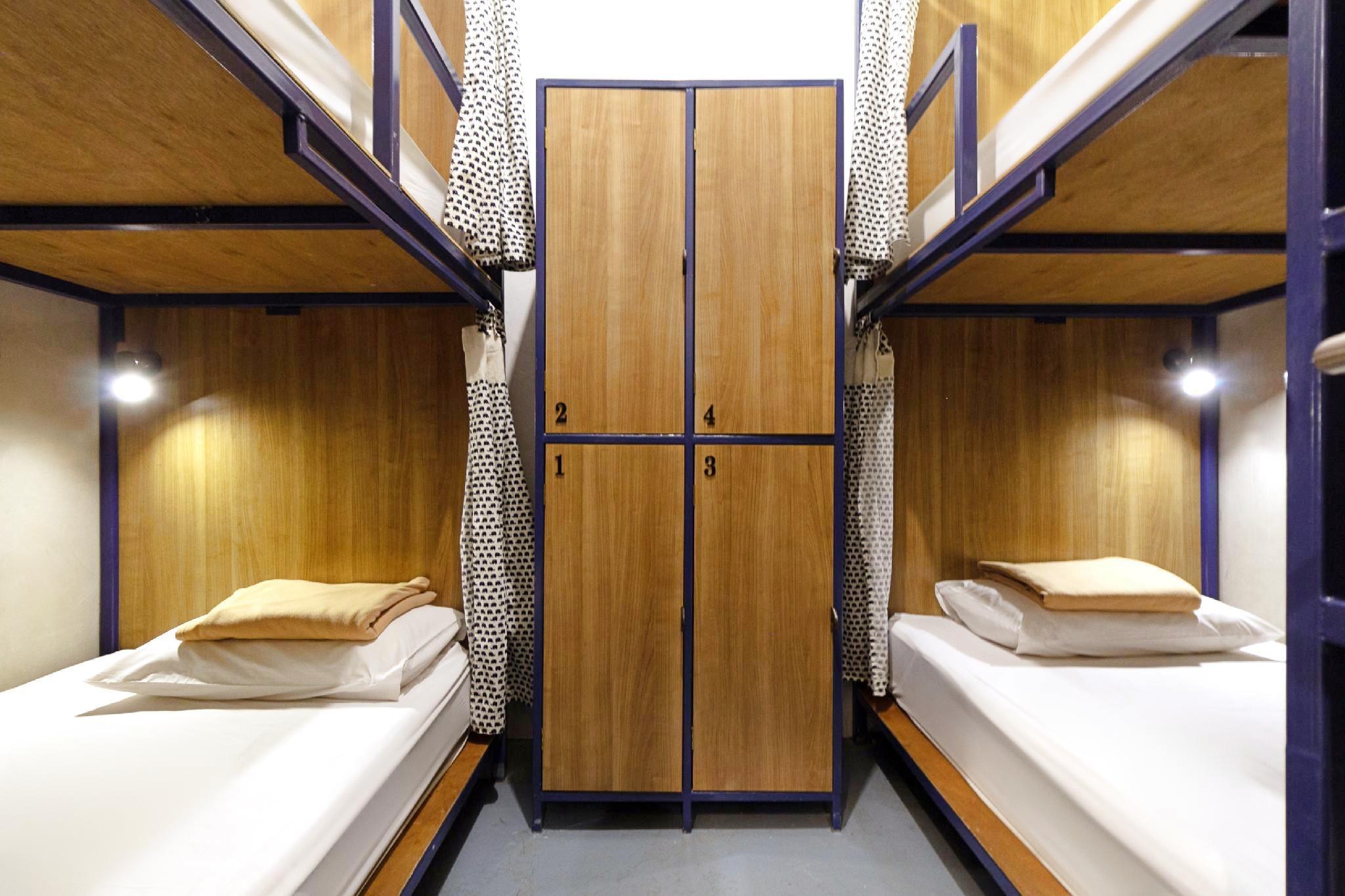 Private, Mixed Dorm, 4 Beds