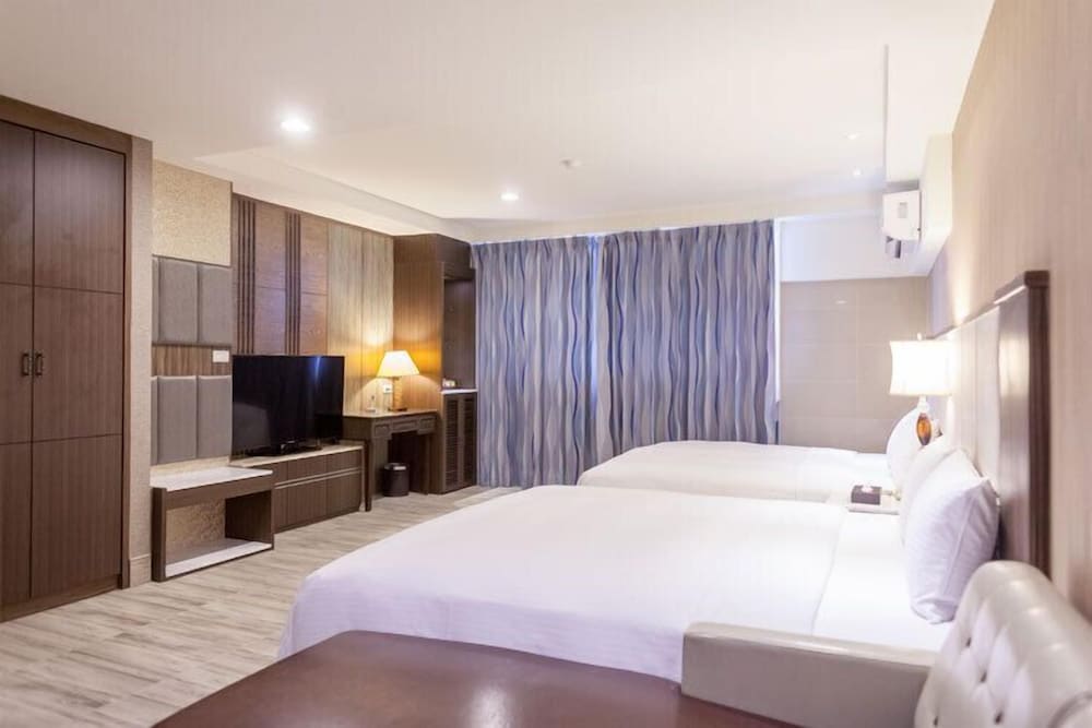 Deluxe, Quadruple, 2 Double Beds