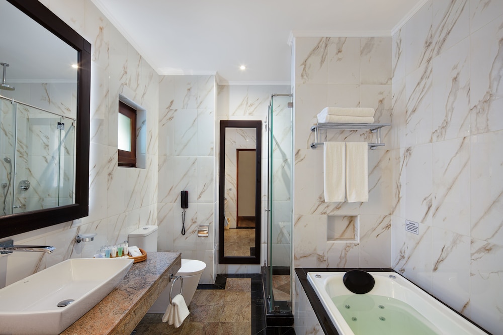 Earls Regency Hotel 40/43