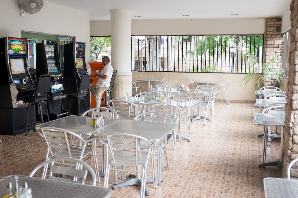 HOTEL LATINO 16/22