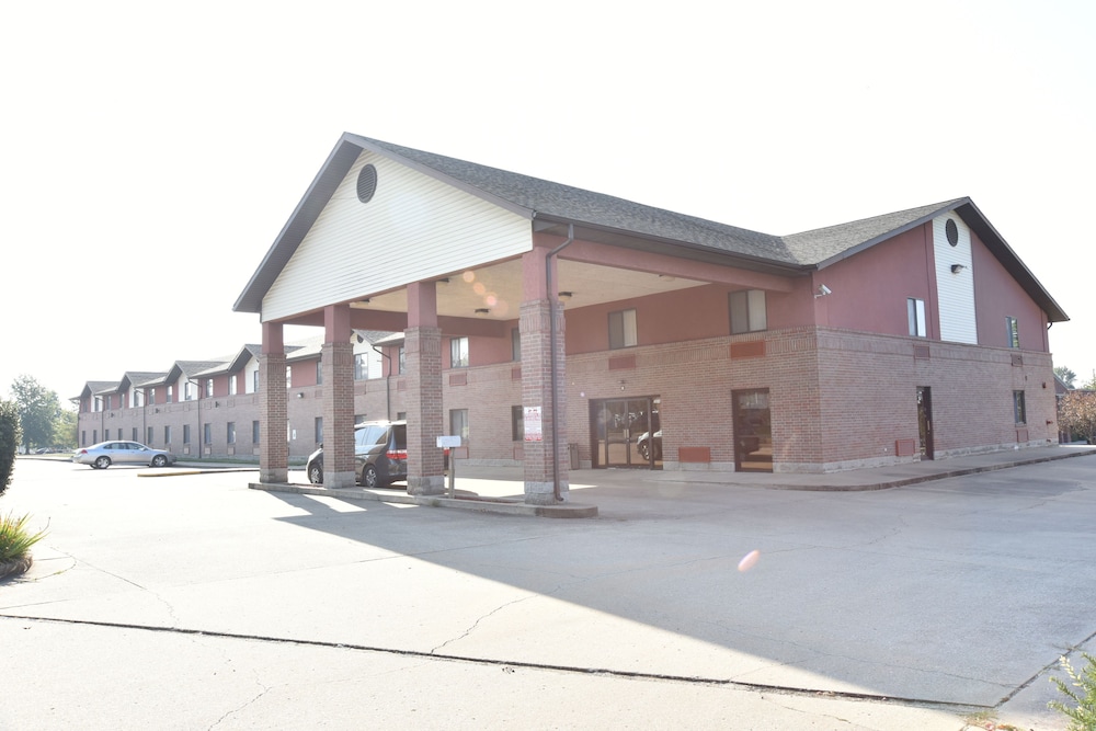 Super 8 by Wyndham Springfield/Battlefield image