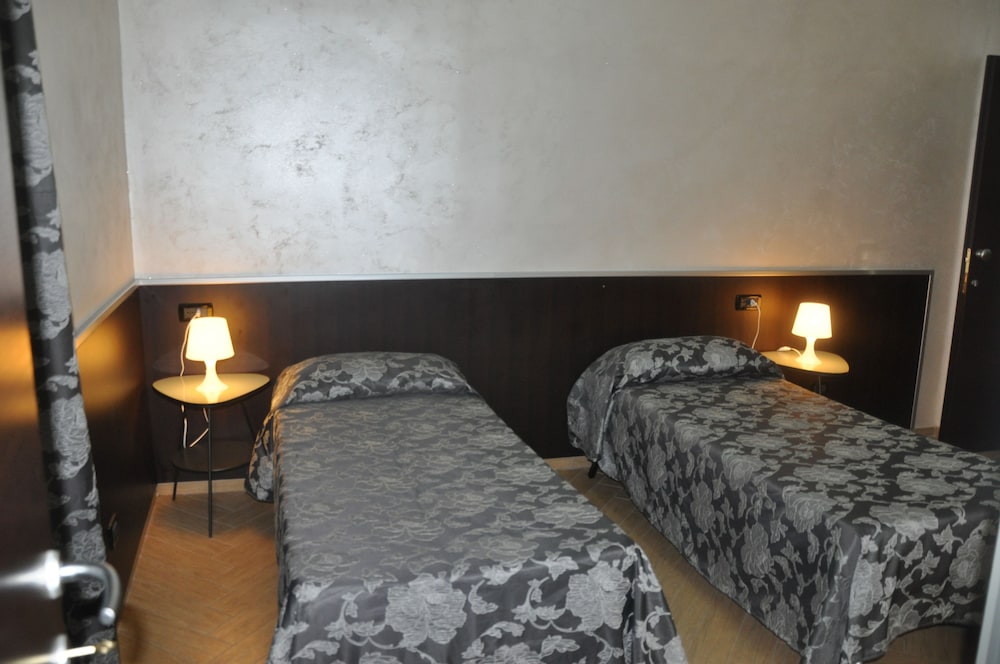 Funny Palace Hostel 24/47