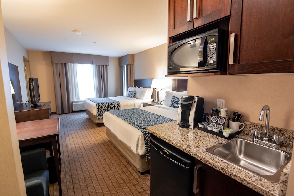 Bayview Hotel (ex Holiday Inn Express & Suites Comox Valley) 53/53
