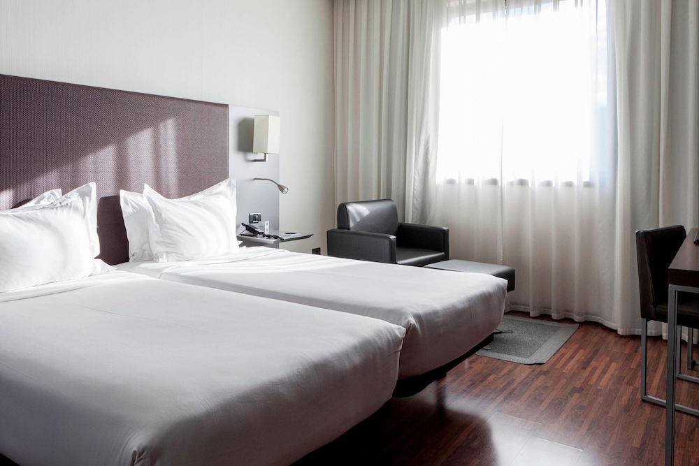 AC Hotel by Marriott Madrid Airport 5/45