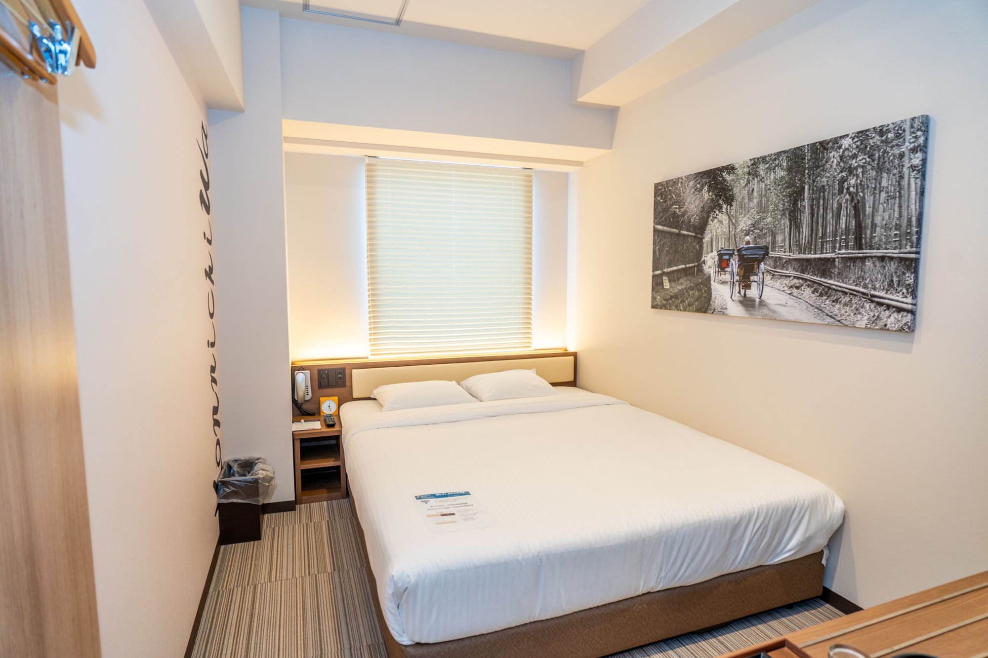 STANDARD, DOUBLE BED, CITY VIEW