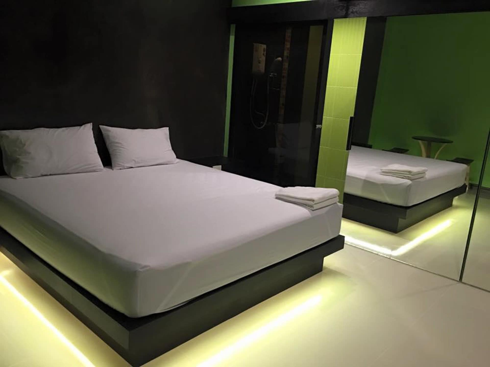 STANDARD, DOUBLE BED