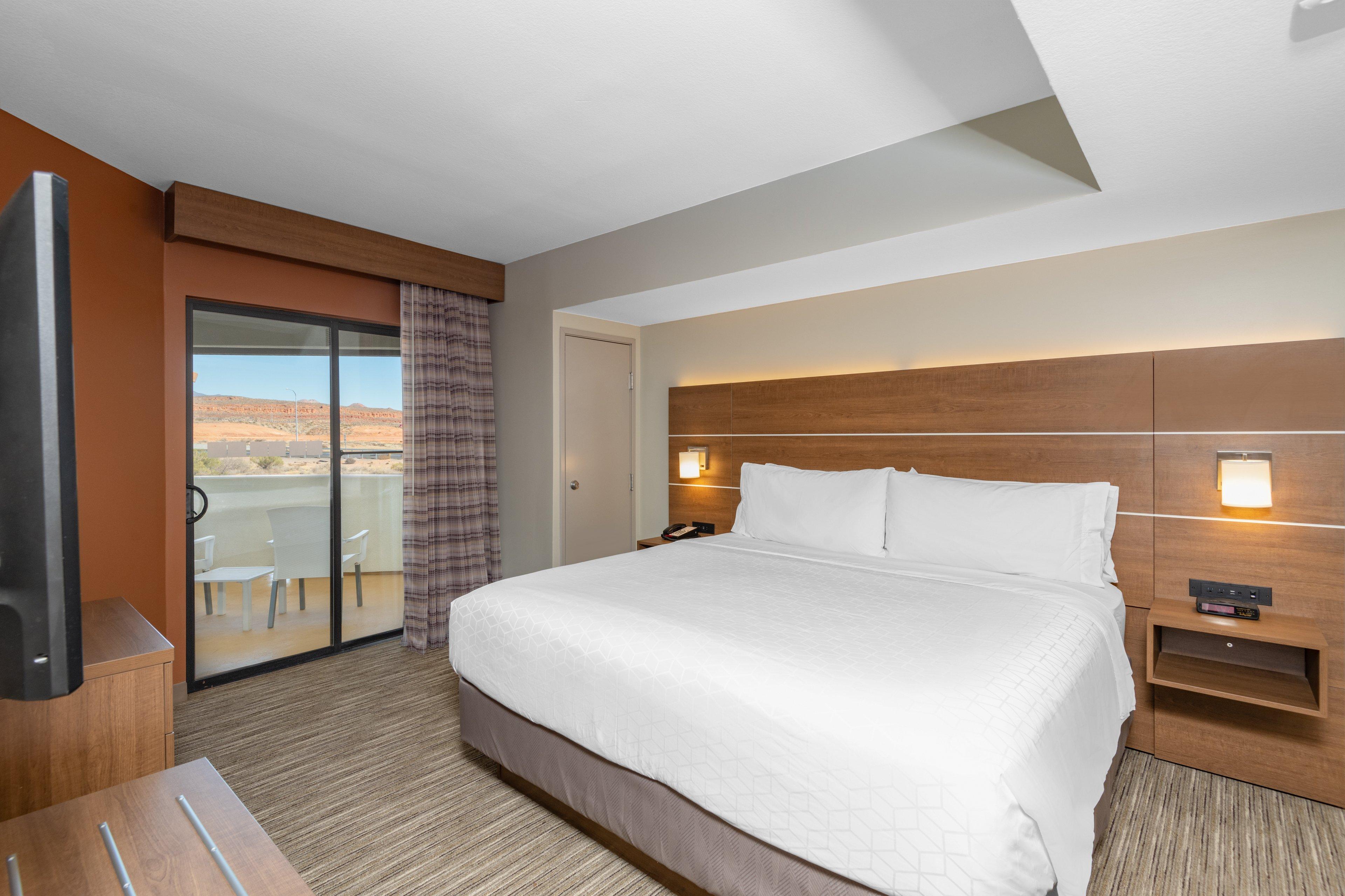 2 Bedrooms, Suite