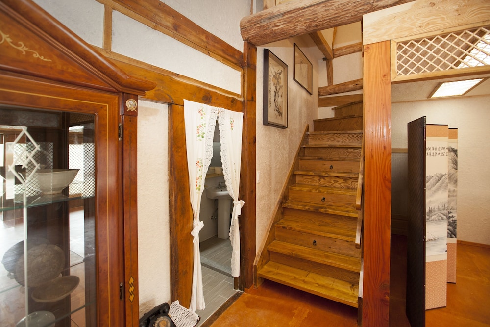 The Hanok 72/100