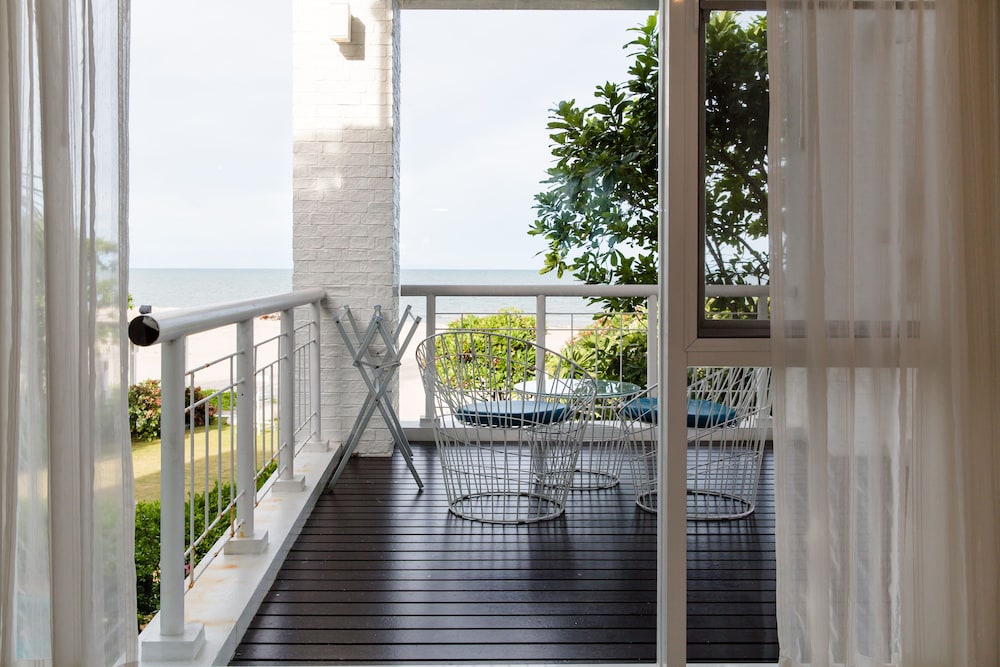 Verano Beach Villa 8/56