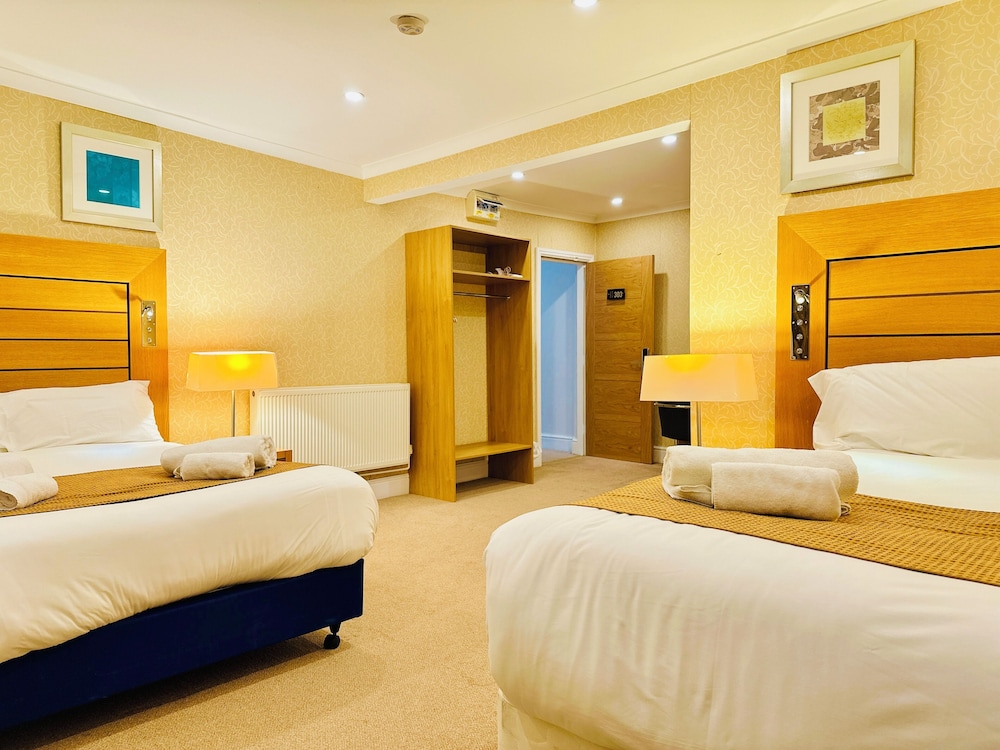 OYO Crown Hotel Stone 11/50