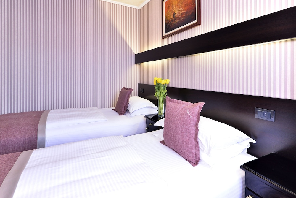 Prezident Hotel 17/75