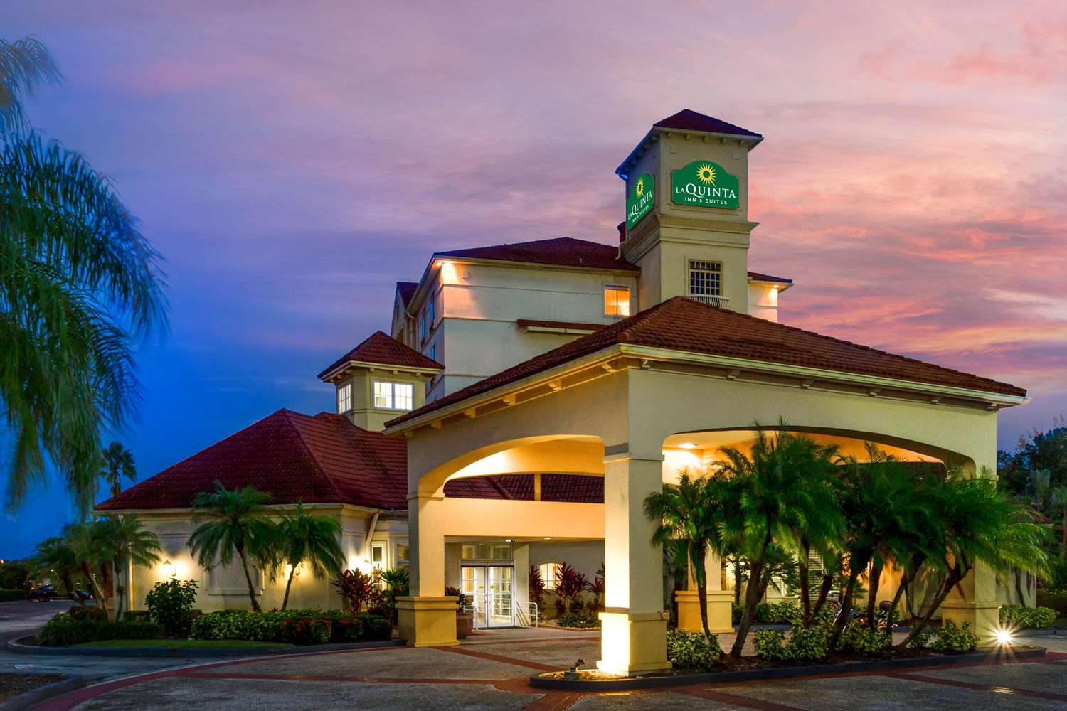 La Quinta Inn & Suites by Wyndham Lakeland West 1/23