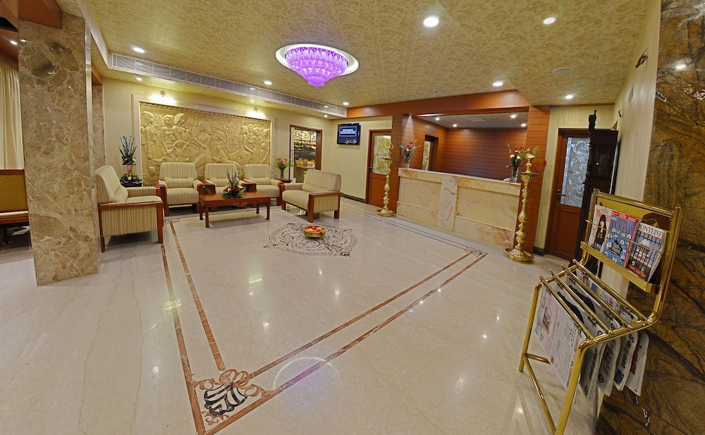 Metro Grand Hotel 7/42
